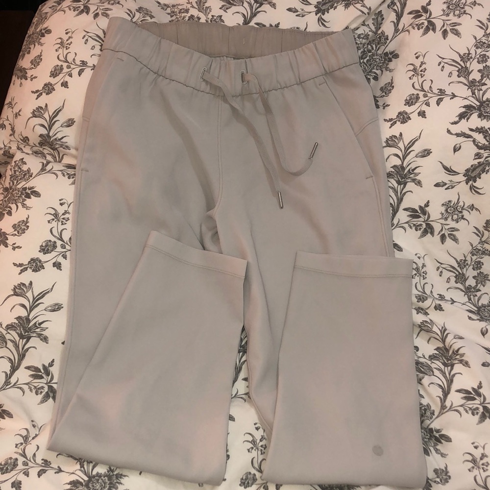“On the fly” 7/8 lululemon pants!!